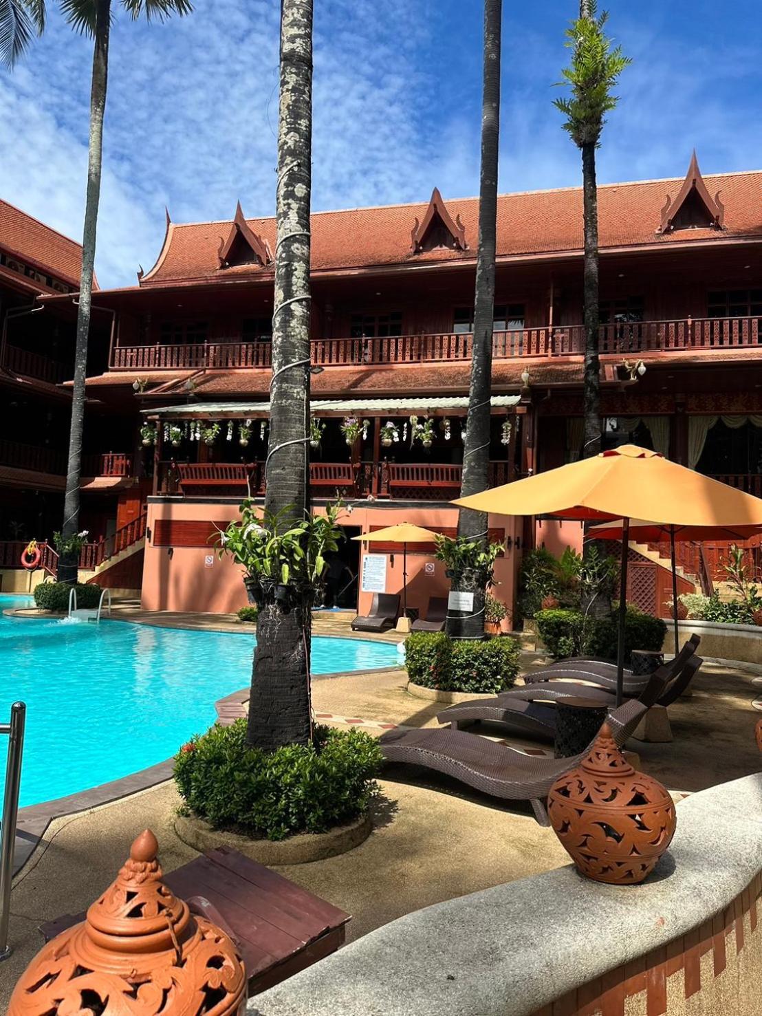 מלון Royal Phawadee Village - 2 Minutes Walk To The 4*