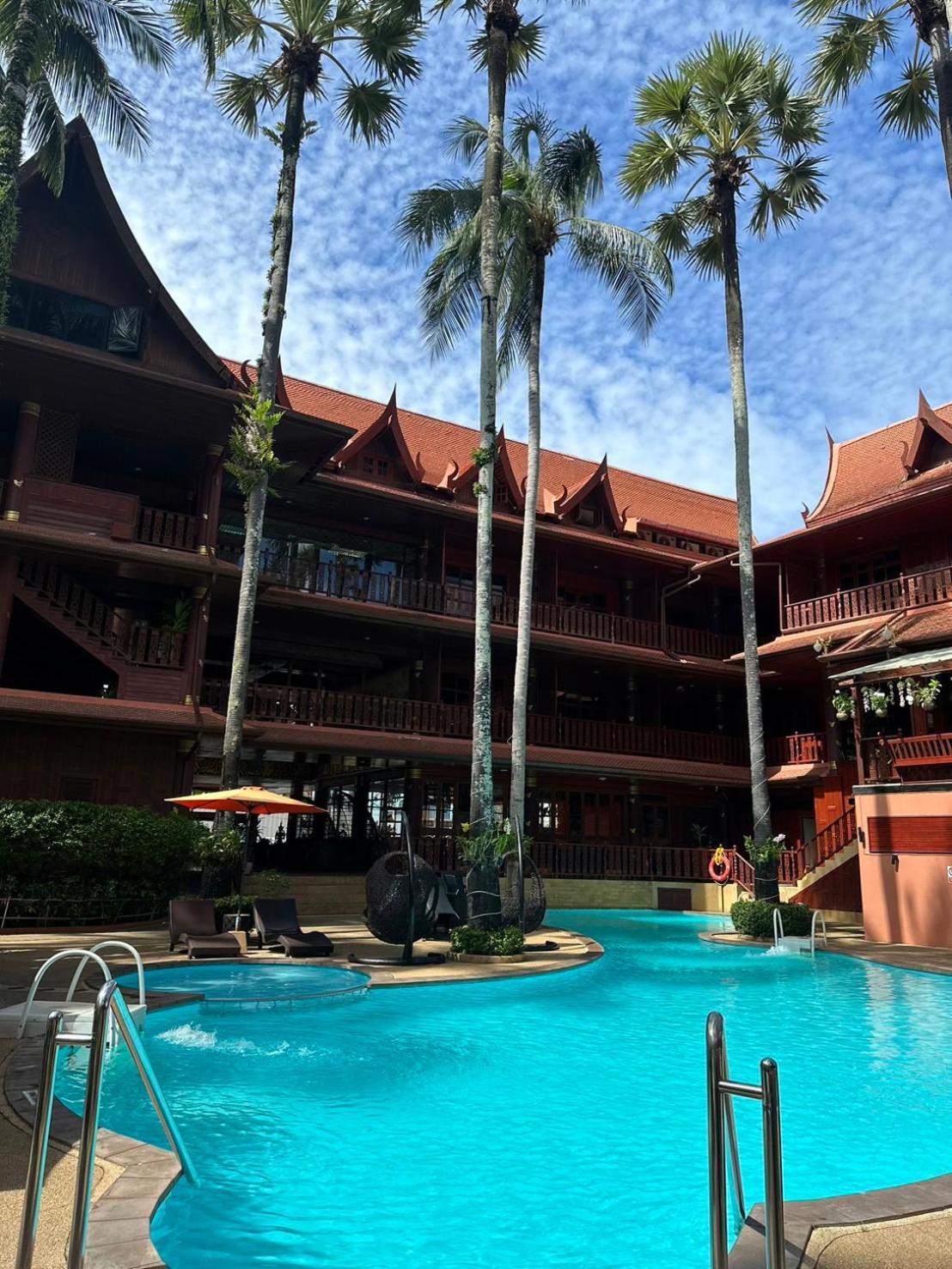 Royal Phawadee Village - 2 Minutes Walk To The מלון Patong